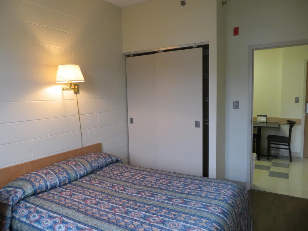Unb Saint John Summer Hotel Room photo